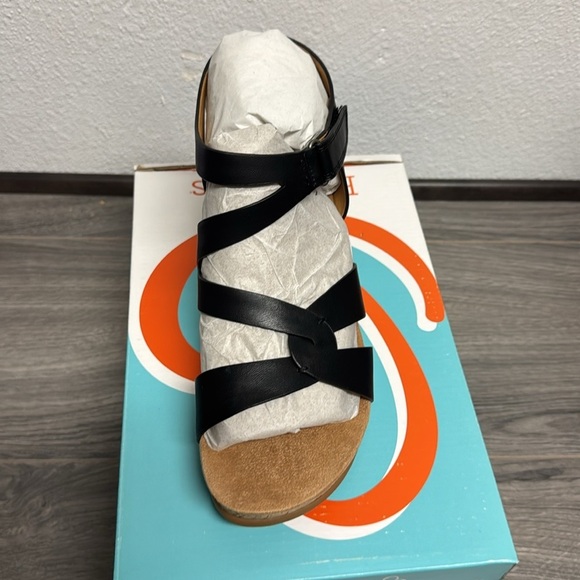 Baretraps Freesia Wedge Sandals - Picture 3 of 6